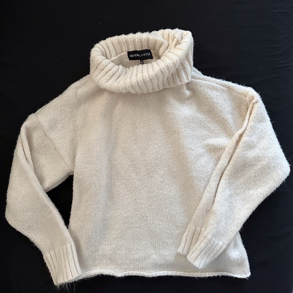 Kendall & Kylie Cream Sweater